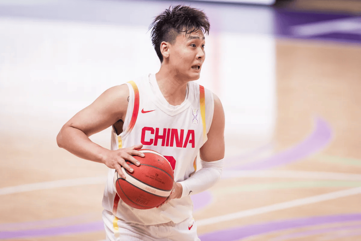 隊長承擔責任！趙魯（Zhao Rui）站起來很多次